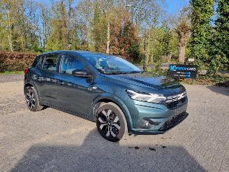 krockskadad bil auto Dacia Sandero 1.0 TCE 90 Airco 2024/4