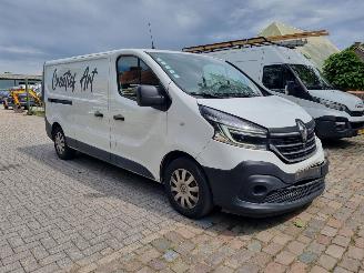 krockskadad bil auto Renault Trafic 2.0 DCI 120 L2 Airco Navi 2021/5