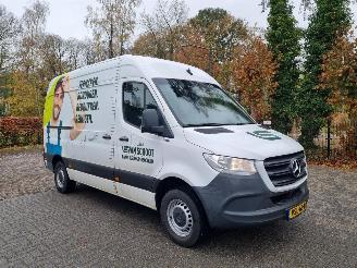 skadebil bedrijf Mercedes Sprinter 311 CDI Aut RWD L2 H2 Mbux Airco 2022/5