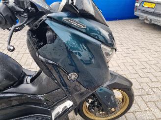 Yamaha XMAX 300 Tech Max ABS picture 9