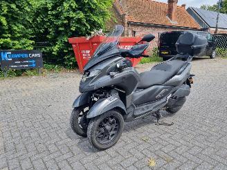 krockskadad bil motor Yamaha Overige Tricity 300 2020/9