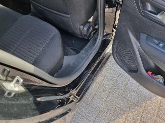 Peugeot 208 Puretech 100 Airco picture 10