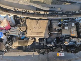Hyundai I-10 1.0 Aut. Comfort Navi Airco Camera picture 11