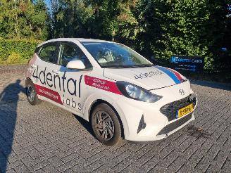 Damaged car Hyundai I-10 1.0 Aut. Comfort Navi Airco Camera 2024/1