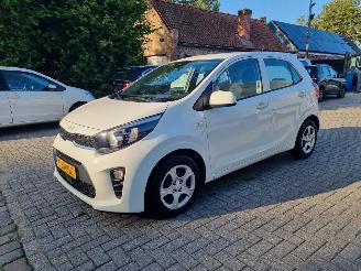 Vaurioauto  passenger cars Kia Picanto 1.0 DPI Airco 2023/8