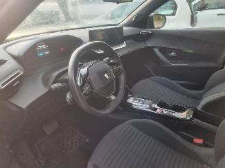 Peugeot e-2008 EV Active 54KWH picture 17