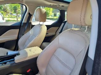 Jaguar F-Pace 20d Aut. AWD Prestige Pano picture 15