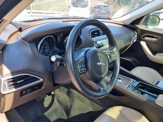 Jaguar F-Pace 20d Aut. AWD Prestige Pano picture 14