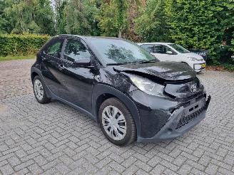 Vaurioauto  passenger cars Toyota Aygo X 1.0 VVT-I Play Clima Keyles Camera 2023/5