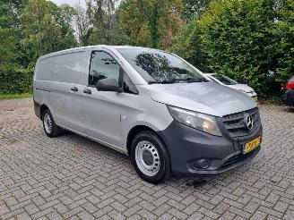 krockskadad bil bedrijf Mercedes Vito 114 CDI Lang Airco 2015/2