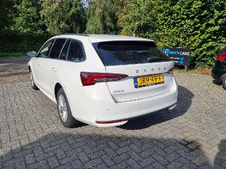 Skoda Octavia 1.5 TSI Aut. Bussines Ed. picture 3