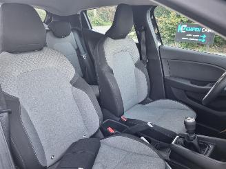 Renault Clio 1.0 TCE 90 Airco Navi picture 11