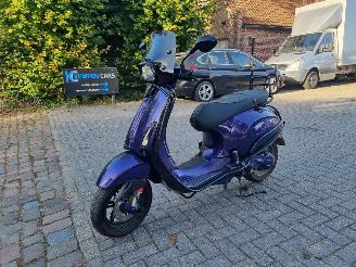 skadebil bromfiets Vespa  Sprint 50 2020/5