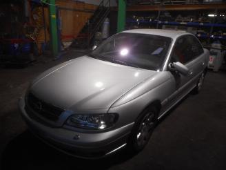 Coche siniestrado Opel Omega 2.6 v6 2001/1