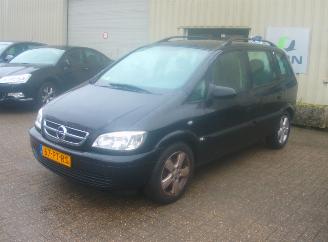 Opel Zafira  picture 2