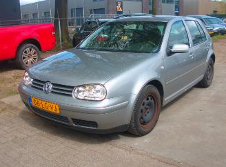 Damaged car Volkswagen Golf  2003/1