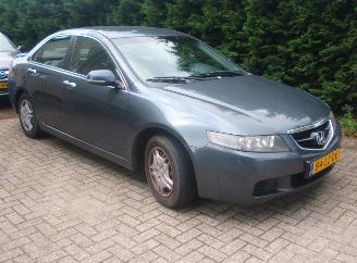 skadebil auto Honda Accord 2.0i comfort 2003/6
