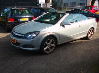Schadeauto Opel Astra 1.8 cosmo 2006/7