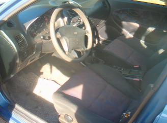 Mitsubishi Carisma  picture 5