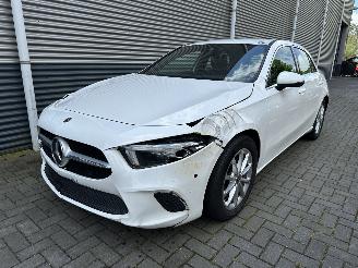 Schadeauto Mercedes A-klasse A180d GROOT SCHERM/LED/CAMERA 2019/7
