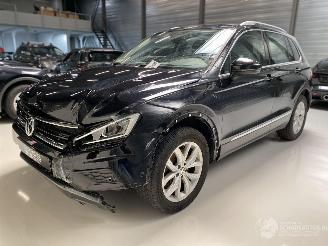 Auto incidentate Volkswagen Tiguan 2.0 TSI DSG 4-MOTION/NAVI/LED/CAMERA/PARKASS/ALCANTARA/VOL! 2017/8