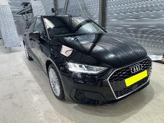 Voiture accidenté Audi A3 1.5 35 TFSI S-LINE LEDER/NAVI/CAMERA//ASSIST/LED MATRIX/ VOL SCHADEVRIJ 2022/9