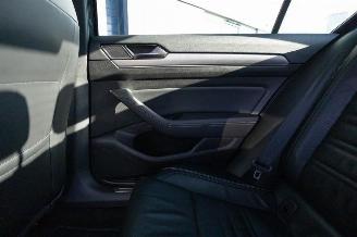 Volkswagen Passat 1.4 TSI ACT 3X R-LINE PANO/LEDER/LED/NAVI/CLIMA SCHADEVRIJ/DAMAGEDFREE picture 21