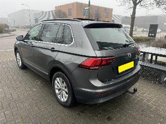 Volkswagen Tiguan 1.4 TSI DSG 4-MOTION SCHADEVRIJ/PANO/TREKHAAK/SIDE-ASSIST/FULL OPTIONS! picture 5