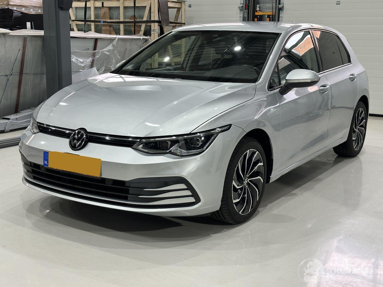 Volkswagen Golf TSI R-LINE DSG IQ LED / BLIND SPOT / CAMERA / STUURVERW VOL!