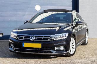 uszkodzony samochody osobowe Volkswagen Passat 1.4 TSI ACT 3X R-LINE PANO/LEDER/LED/NAVI/CLIMA SCHADEVRIJ/DAMAGEDFREE 2016/8