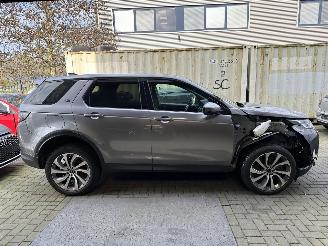 Land Rover Discovery Sport VOLLEDIG RIJDBAAR/D165 2.0 4x4 PANO/LED/FULL-ASSIST/FULL OPTIONS picture 4