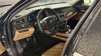 BMW 7-serie 730d/PANO/MEMORY/HEAD-UP/VENTILATIE/4xSTOELVERW./XENON-LED/FULL-ASSIST/TREKHAAK/VOL! picture 9