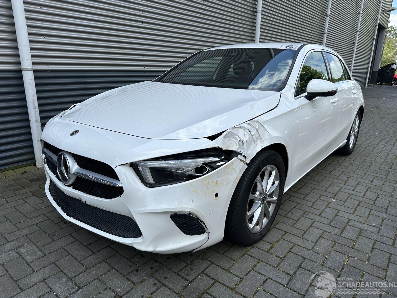Mercedes A-klasse A180d GROOT SCHERM/LED/CAMERA