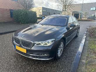 uszkodzony samochody osobowe BMW 7-serie 740 LWB i-Performance / Full Options 2016/8