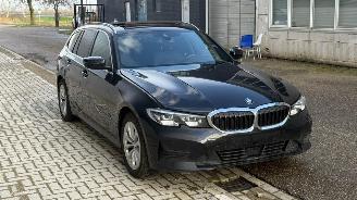 Coche accidentado BMW 3-serie automaat panorama trekhaak business package 2020/7