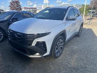 damaged passenger cars Hyundai Tucson 1.6 T-GDI / NEW MODEL / MINIMAL DAMAGE 2025/5