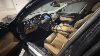 BMW 7-serie 730d/PANO/MEMORY/HEAD-UP/VENTILATIE/4xSTOELVERW./XENON-LED/FULL-ASSIST/TREKHAAK/VOL! picture 6