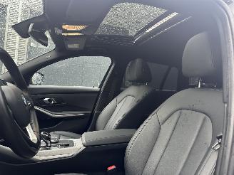 BMW 3-serie M Sport Line PANO/NAVI/LEDER/CLIMA/STOELVERW V+A VOL SCHADEVRIJ! picture 6