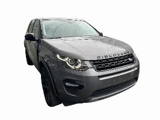 Land Rover Discovery Sport 2.0 TD4 PANO/CAMERA/LEDER/TREKHAAK/MERIDIAN/LED/RIJDBAAR! picture 3