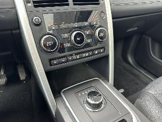 Land Rover Discovery Sport 2.0 TD4 PANO/CAMERA/LEDER/TREKHAAK/MERIDIAN/LED/RIJDBAAR! picture 13