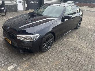 skadebil auto BMW 5-serie 530d FULL OPTIONS NO DAMAGE FULL DRIVABLE 2017/6