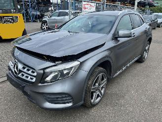 Vrakbiler auto Mercedes GLA  2018/2