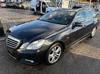 Vrakbiler auto Mercedes E-klasse  2010/1