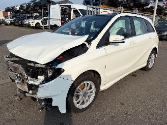 Vrakbiler auto Mercedes B-klasse W246 2015/1