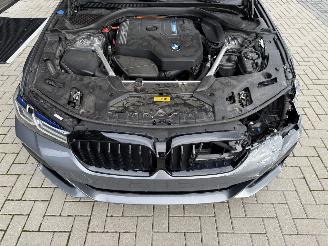 BMW 5-serie 530e Touring 292PK Steptronic M-Sport Facelift VOL! picture 46