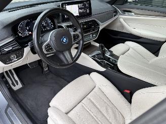 BMW 5-serie 530e Touring 292PK Steptronic M-Sport Facelift VOL! picture 17