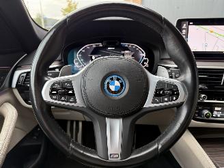 BMW 5-serie 530e Touring 292PK Steptronic M-Sport Facelift VOL! picture 21