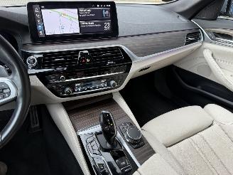 BMW 5-serie 530e Touring 292PK Steptronic M-Sport Facelift VOL! picture 23