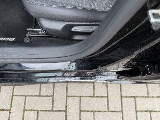 Peugeot 208 NEW MOD! 1.2 Turbo 101PK Allure picture 37