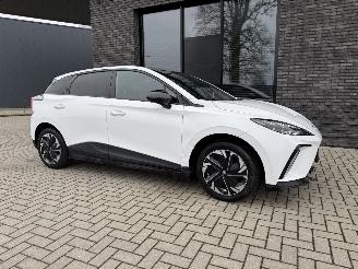 MG MG4 Electric Luxury 64kWh 204PK Aut. picture 2